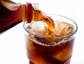 Gazlı içeceklerin insan sağlıgına zararları nelerdir ? Detaylı Anlatım